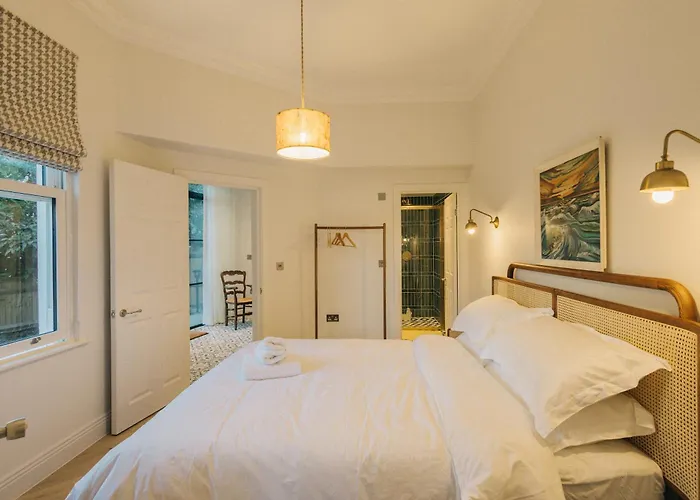 Lin Song House South London Garden Room Getaway