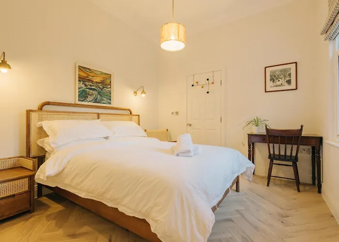 Lin Song House South London Garden Room Getaway